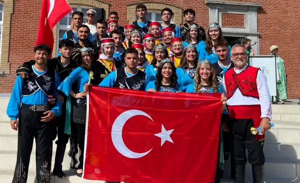 BUÜ Halk Oyunları Topluluğu Türkiye’yi temsil etti