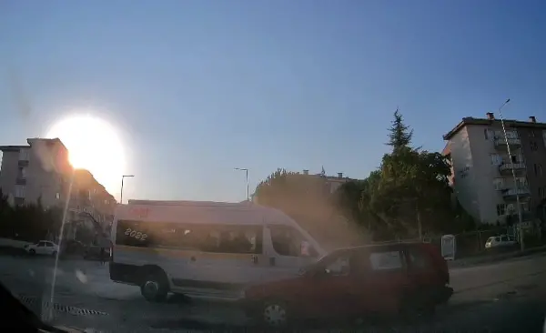 İnegöl'de feci kaza: 1’i ağır 4 yaralı