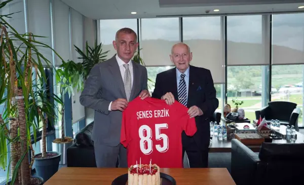 Şenes Erzik için doğum günü kutlaması düzenlendi