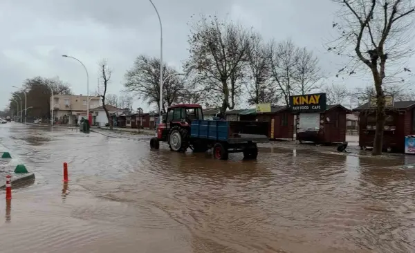 Karacabey’de yollar göle döndü