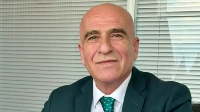 Dünya hali mi? Sol elle çay, sağ elle faiz!