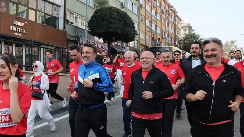 Binlerce Bursalı, Cumhuriyet için koştu