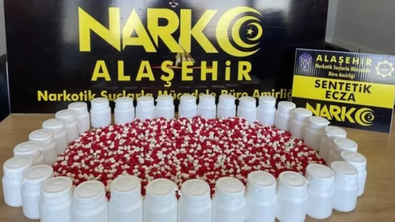 Manisa'da bin 803 sentetik ecza hap ele geçirildi